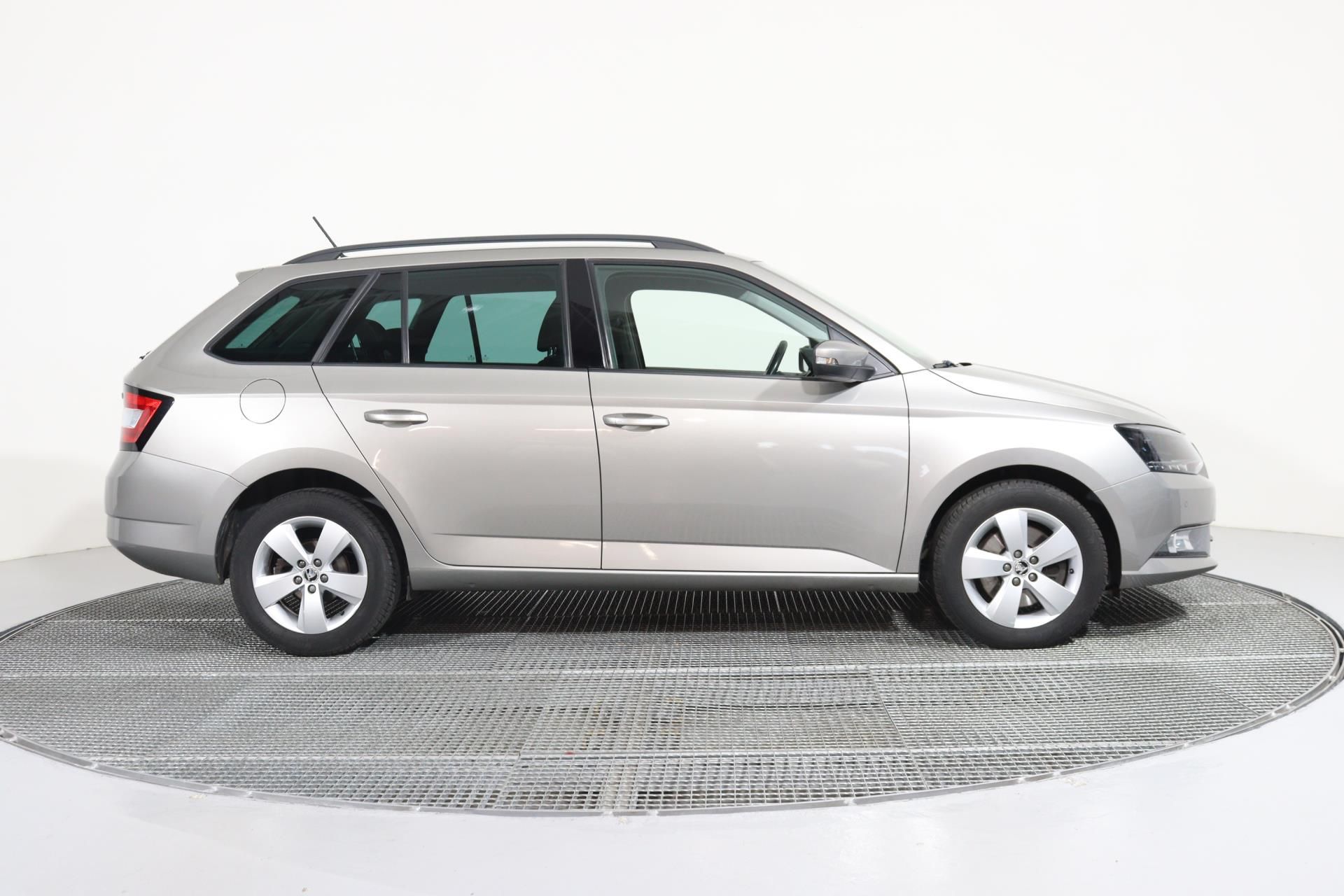 Škoda Fabia, COMBI STYLE 1,2TSI 81kW DSG - fotka 3