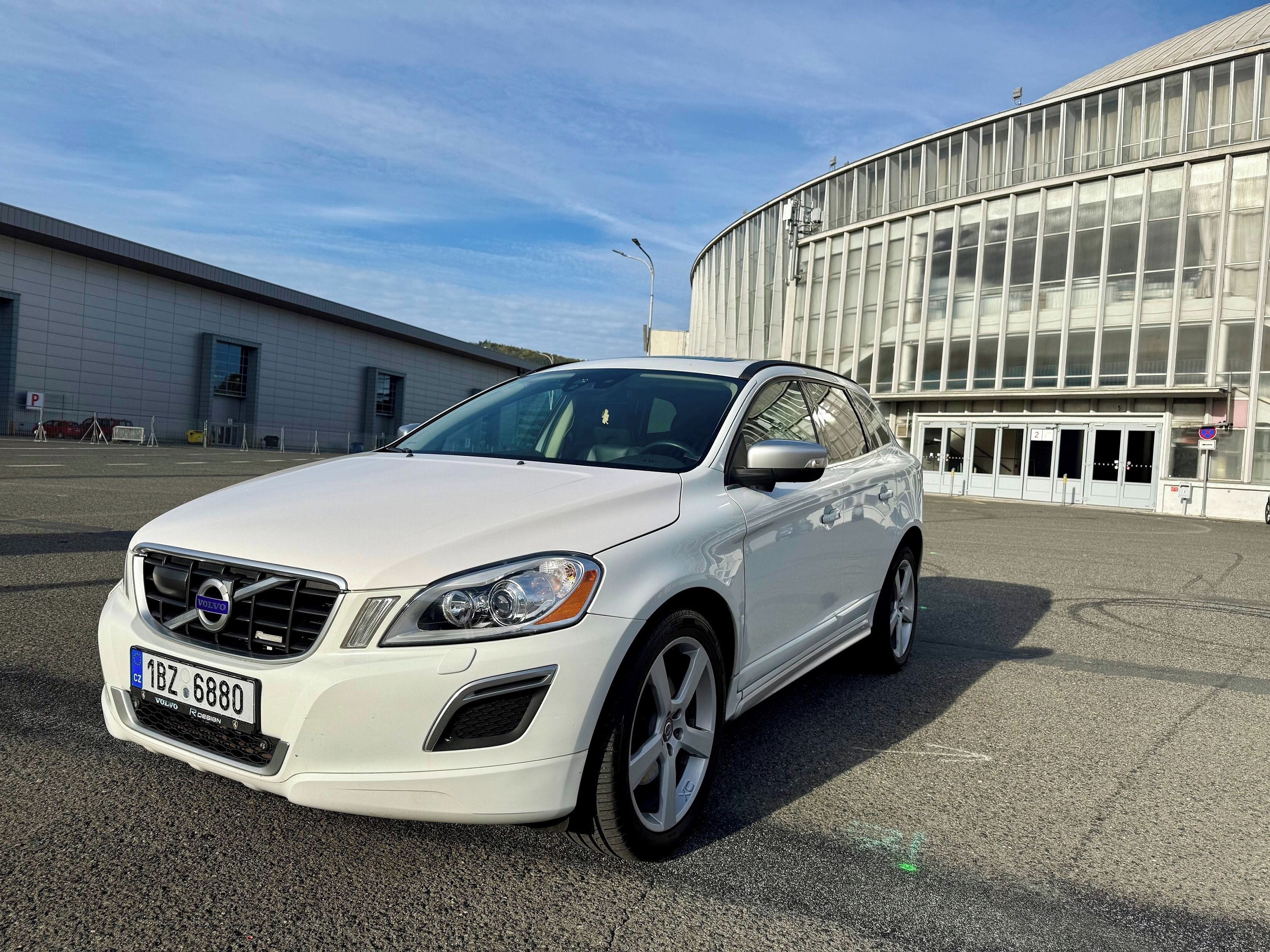 Volvo XC60, 2,4 D5 AWD R-DESING 4x4