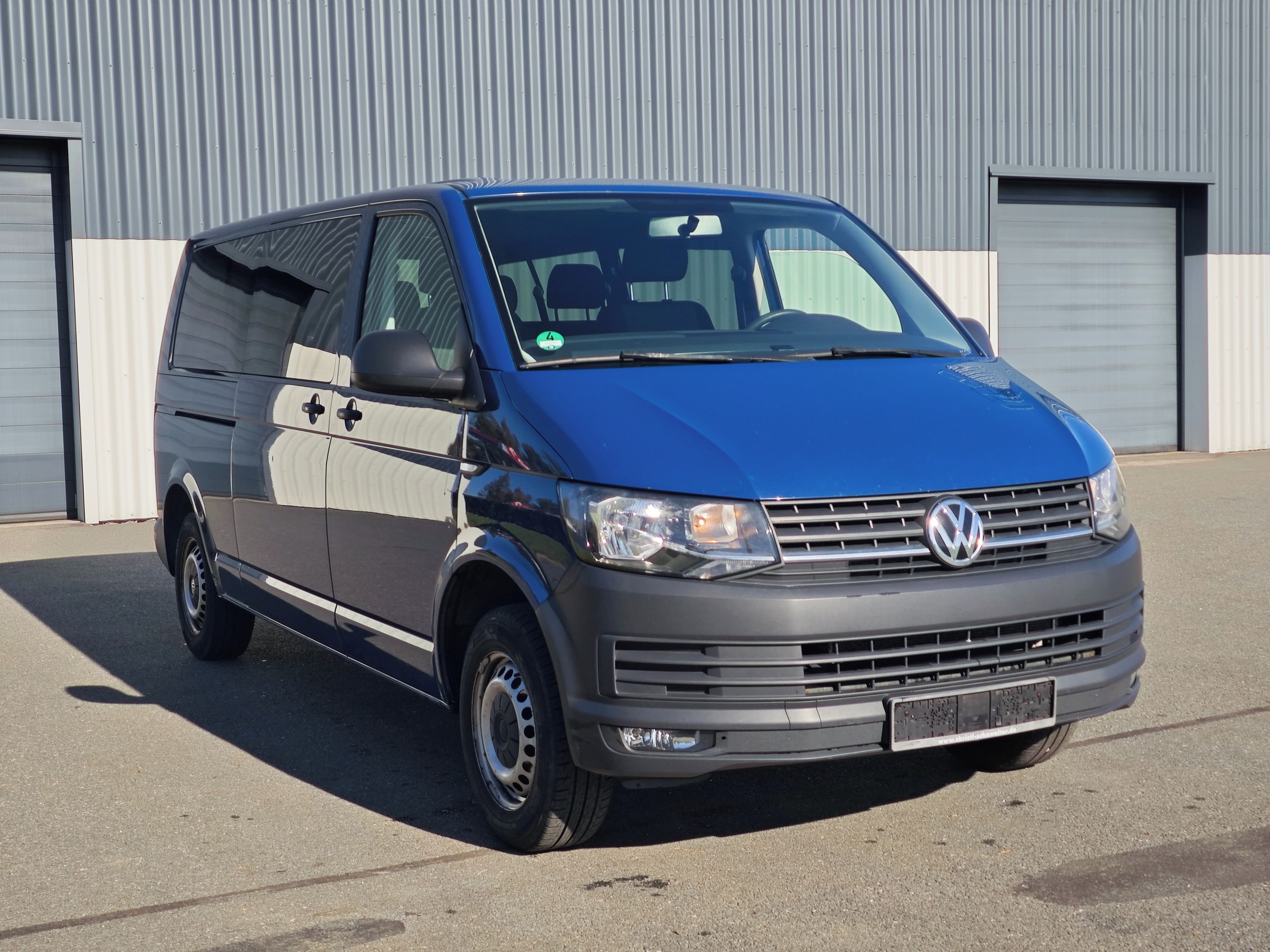Volkswagen Transporter, Long 8míst tažné