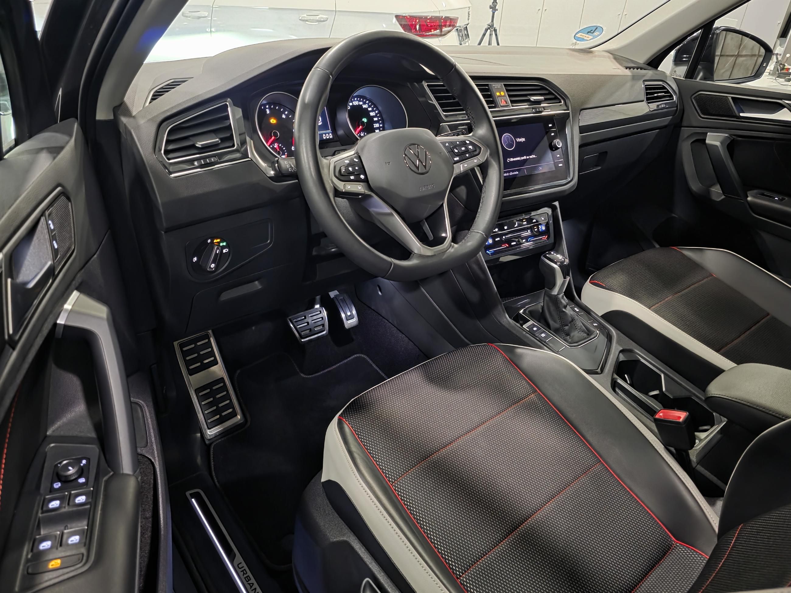 Volkswagen Tiguan, 2.0 TDI 110kW DSG Urban Sport - fotka 5