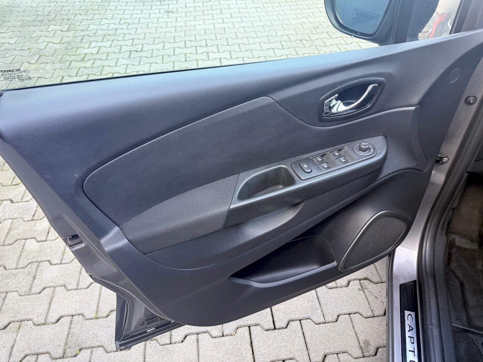 Renault Captur, TCe 66kW/90PS - fotka 6