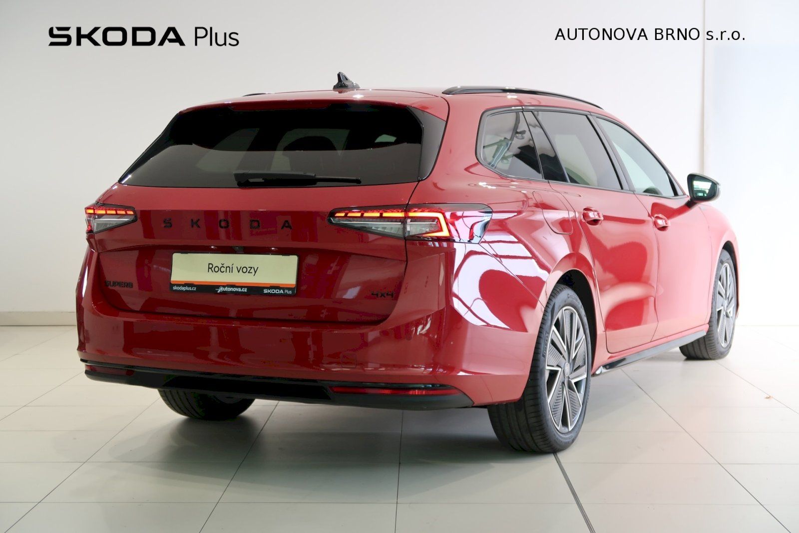 Škoda Superb, Combi 2.0 TDI 142kW Sportline - fotka 2