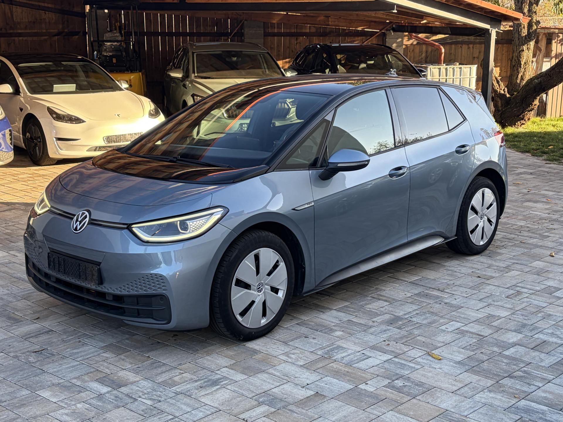 Volkswagen ID.3, PRO 62kwh,150kw, Matrix