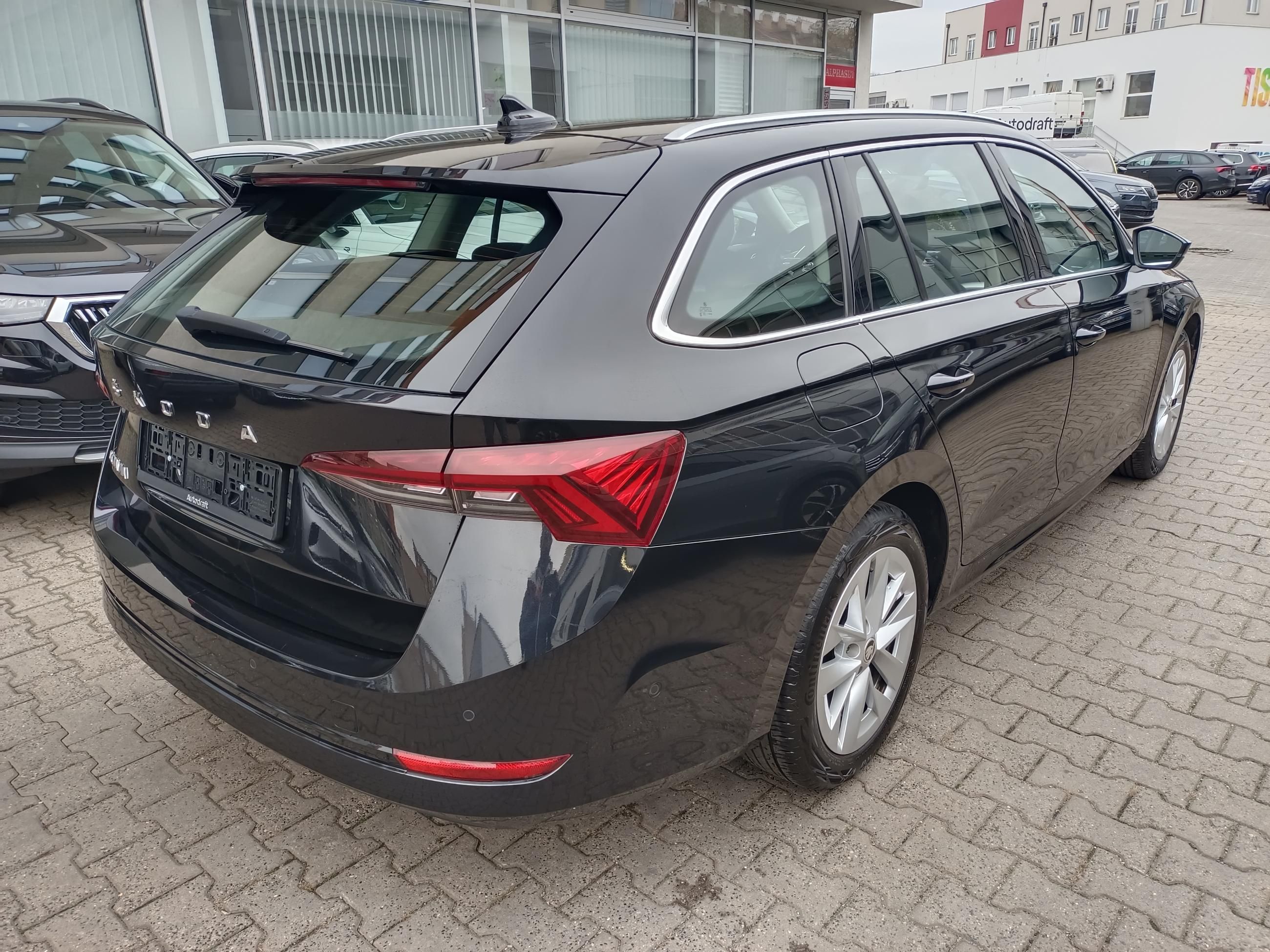 Škoda Octavia, 2.0 TDI 110kW DSG Style - fotka 6