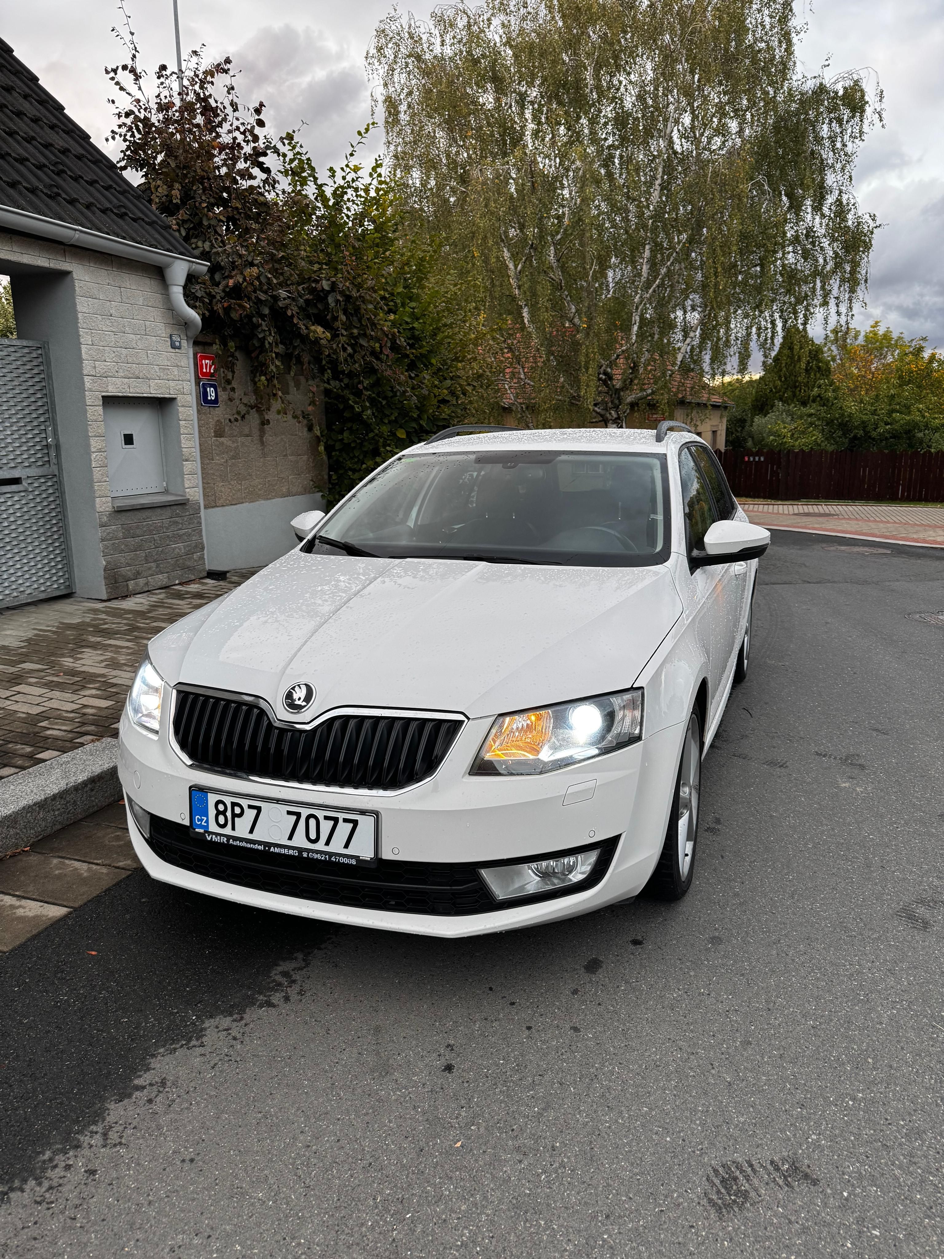 Škoda Octavia, Škoda Octavia 3, 2.0 TDI, DSG - fotka 4