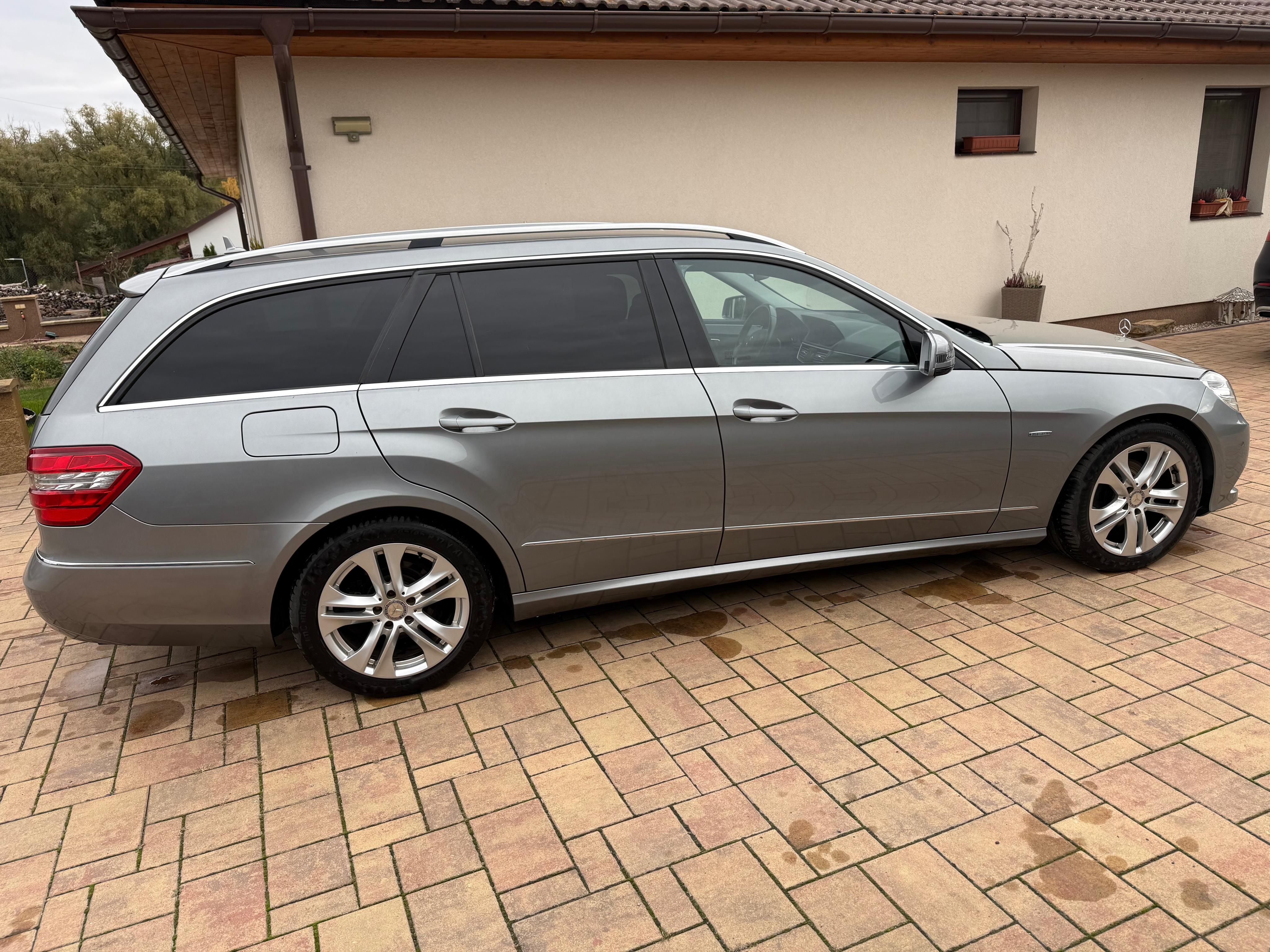 Mercedes-Benz Třídy E, 220 CDI - fotka 4