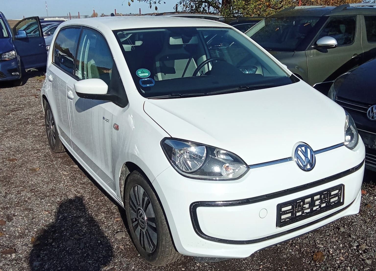 Volkswagen Up!, E-UP 60KW VYHŘ. SEDADEL + OKNA