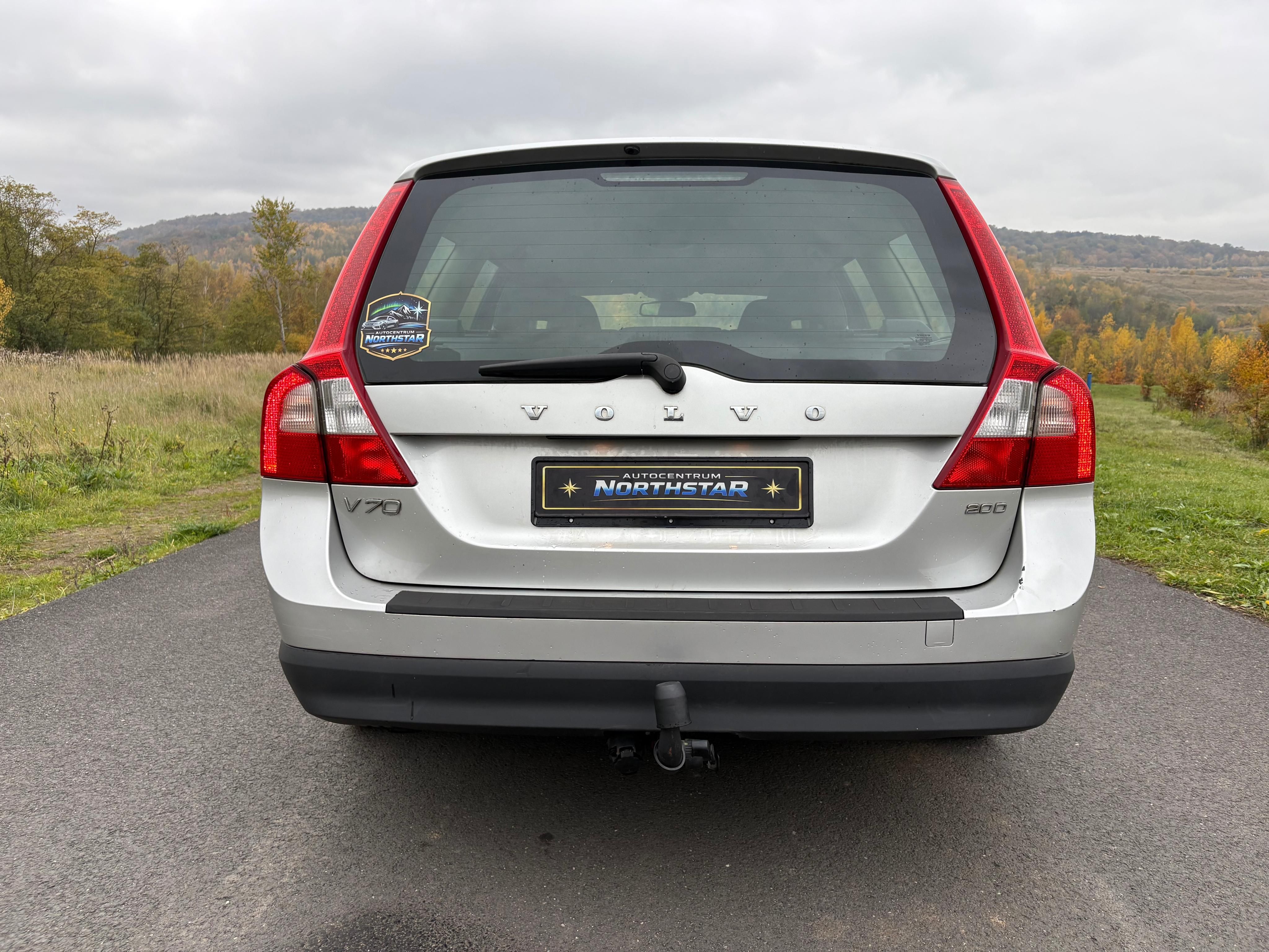 Volvo V70, 2.0D, NAVI, XENONY, NOVÁ STK - fotka 4