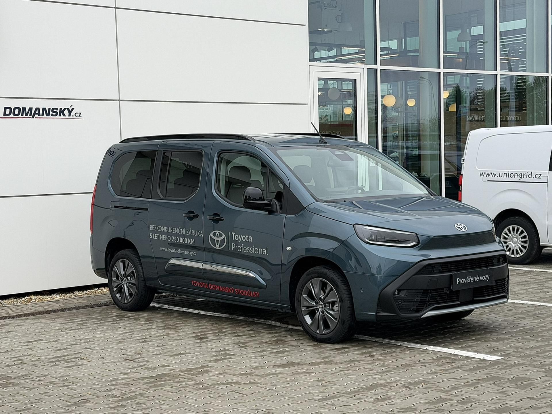 Toyota Proace City Verso, LONG VIP 1,5D 130k AT 7 MÍST - fotka 2
