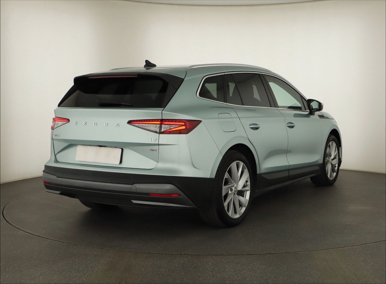 Škoda Enyaq iV, iV 80 (82 kWh), SoH 90% - fotka 5