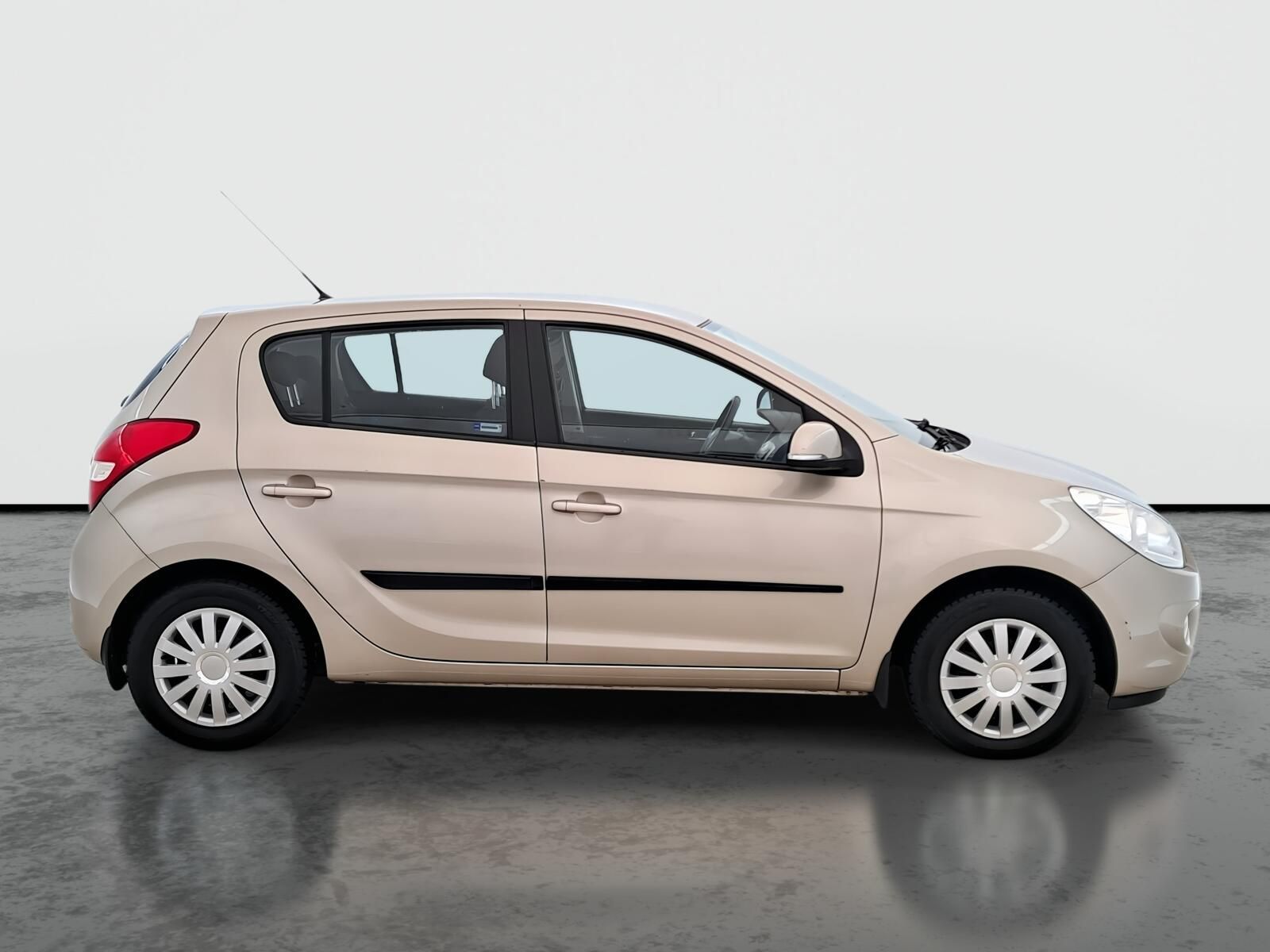Hyundai i20, 1.2, Klima, El. okna - fotka 6