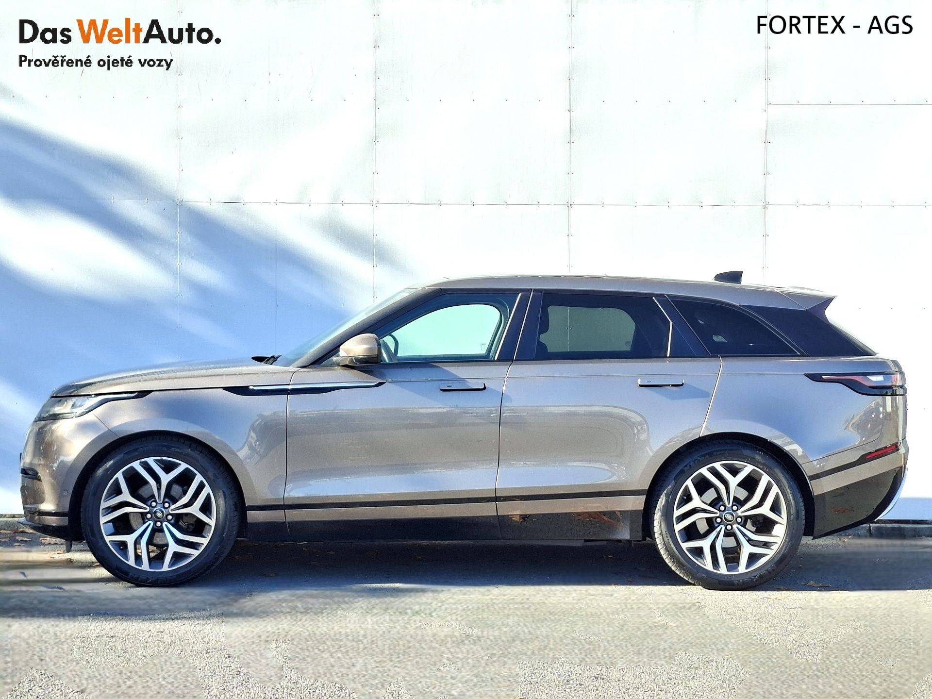 Land Rover Range Rover Velar, D240 SE,2.0L 177kW,4x4,Automat - fotka 3