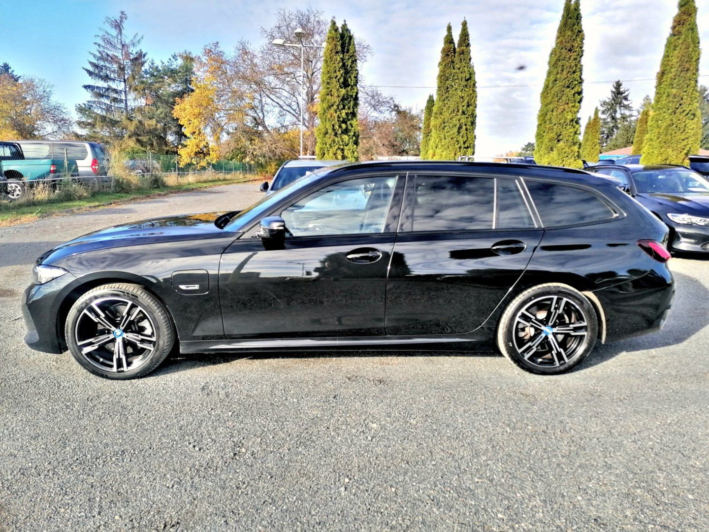 BMW Řada 3, 320e M-Sport PHEV - fotka 6