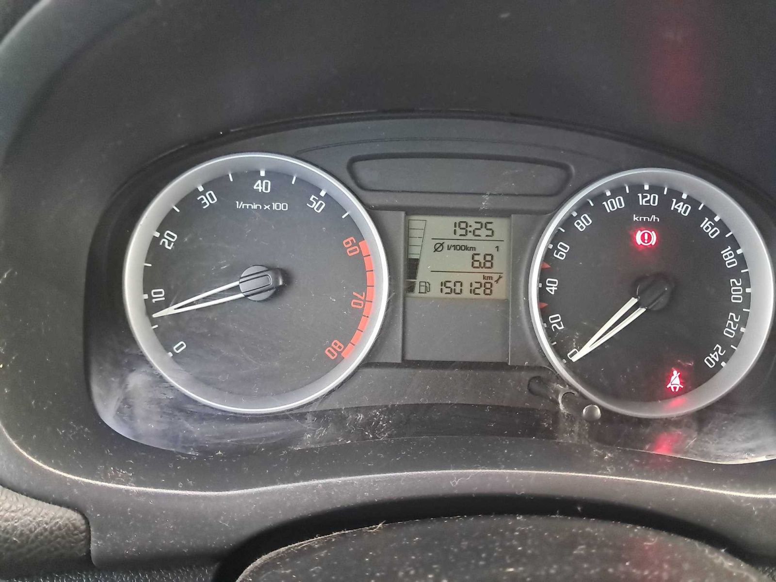 Škoda Fabia, 1.6 16V, Klima, Tempomat - fotka 3