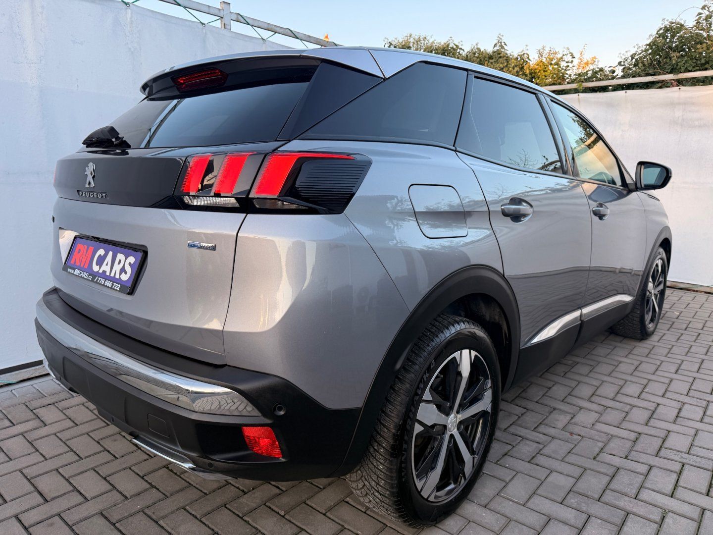 Peugeot 3008, 1.2i 96kW*AUTOMAT*ČR*2.Maj* - fotka 4