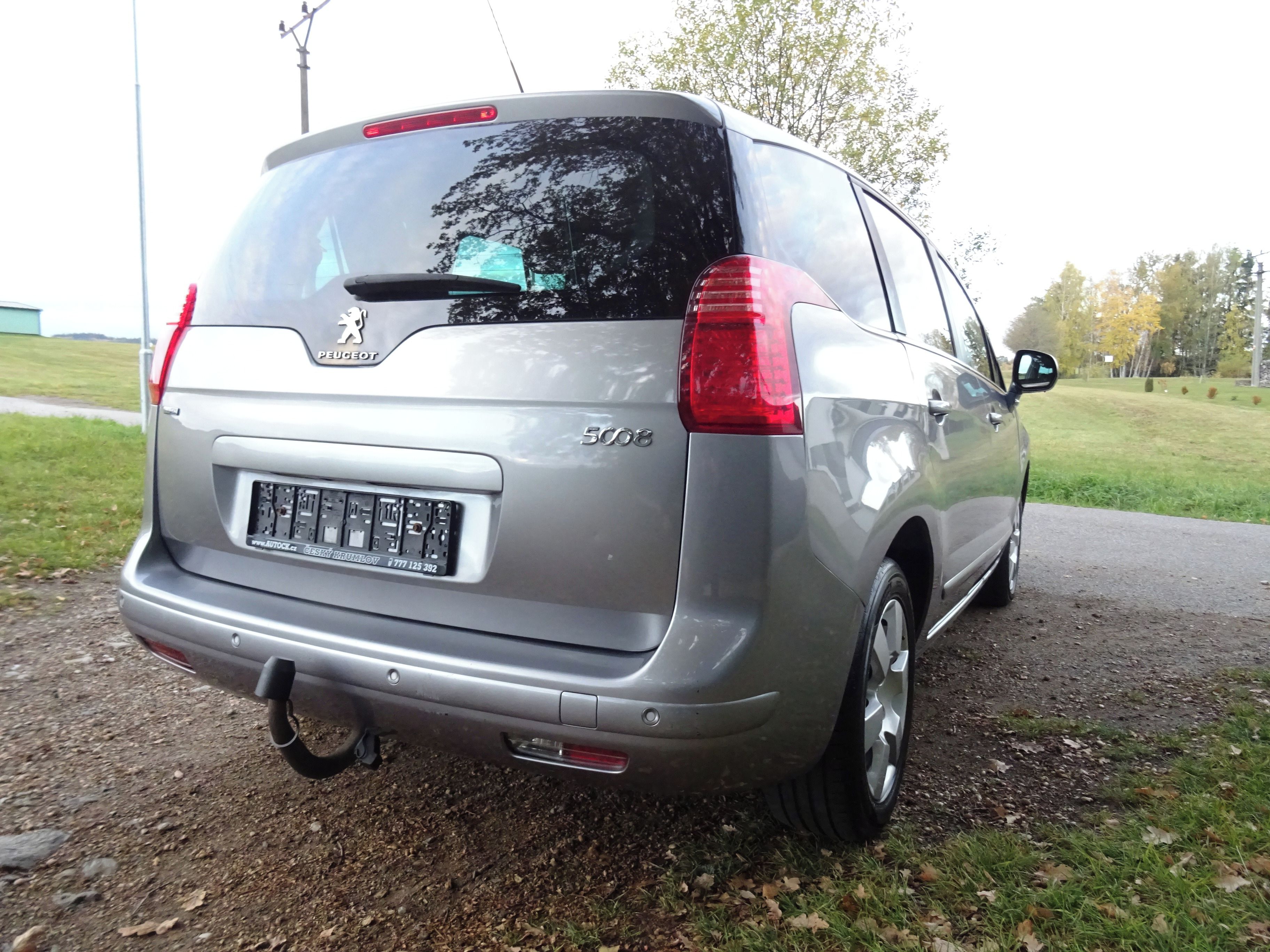 Peugeot 5008, 1,6 HDI automat, 7-míst, tažné - fotka 4