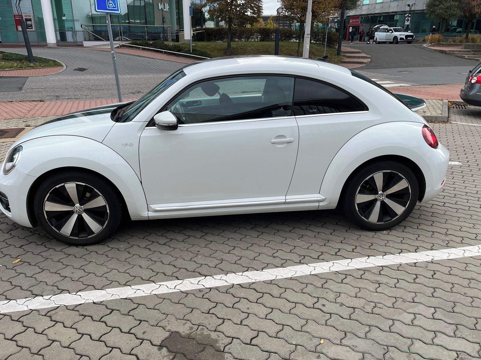 Volkswagen Beetle, 1.4 TSI - Servisováno - fotka 2