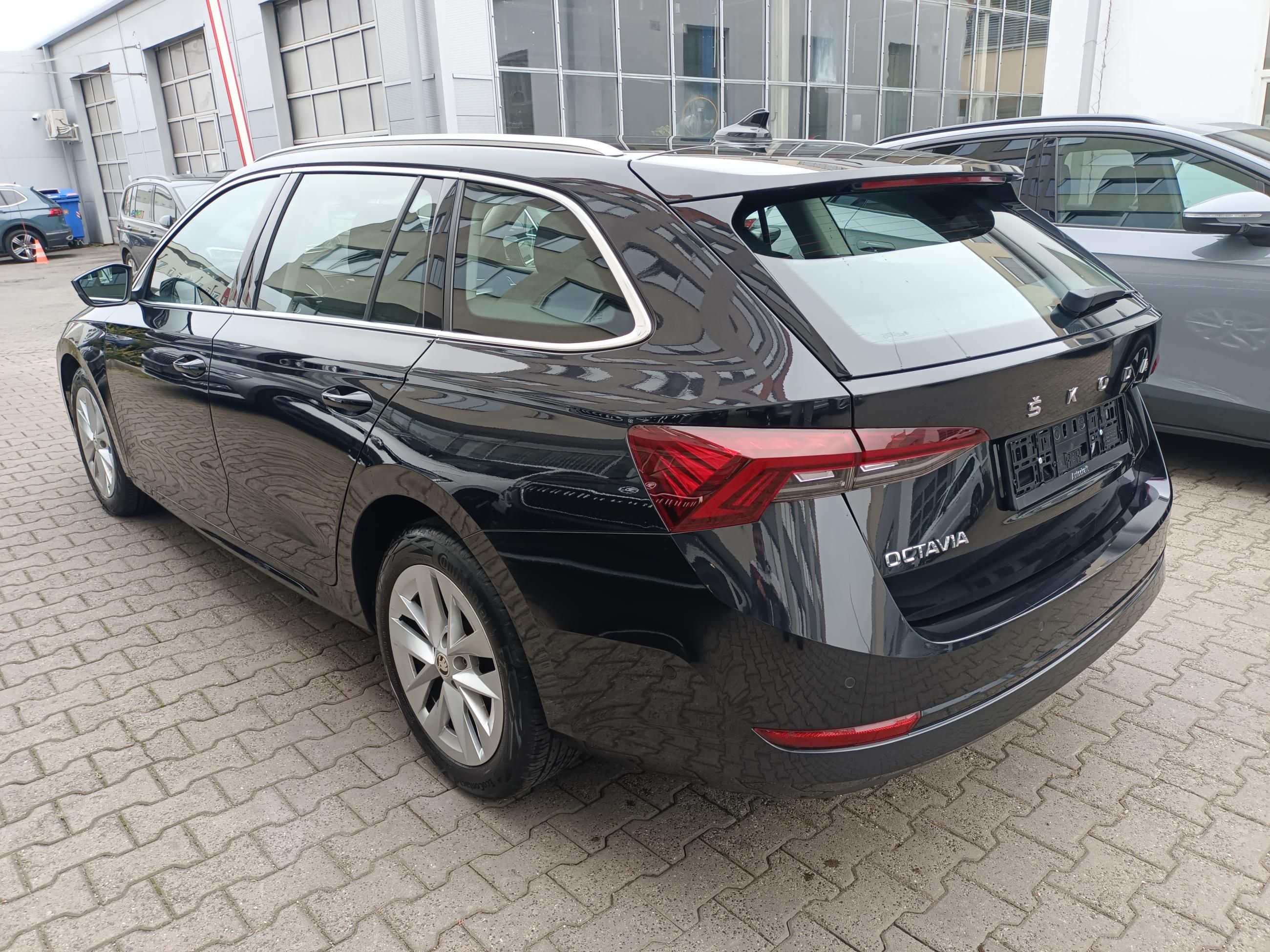 Škoda Octavia, 2.0 TDI 110kW DSG Style - fotka 4