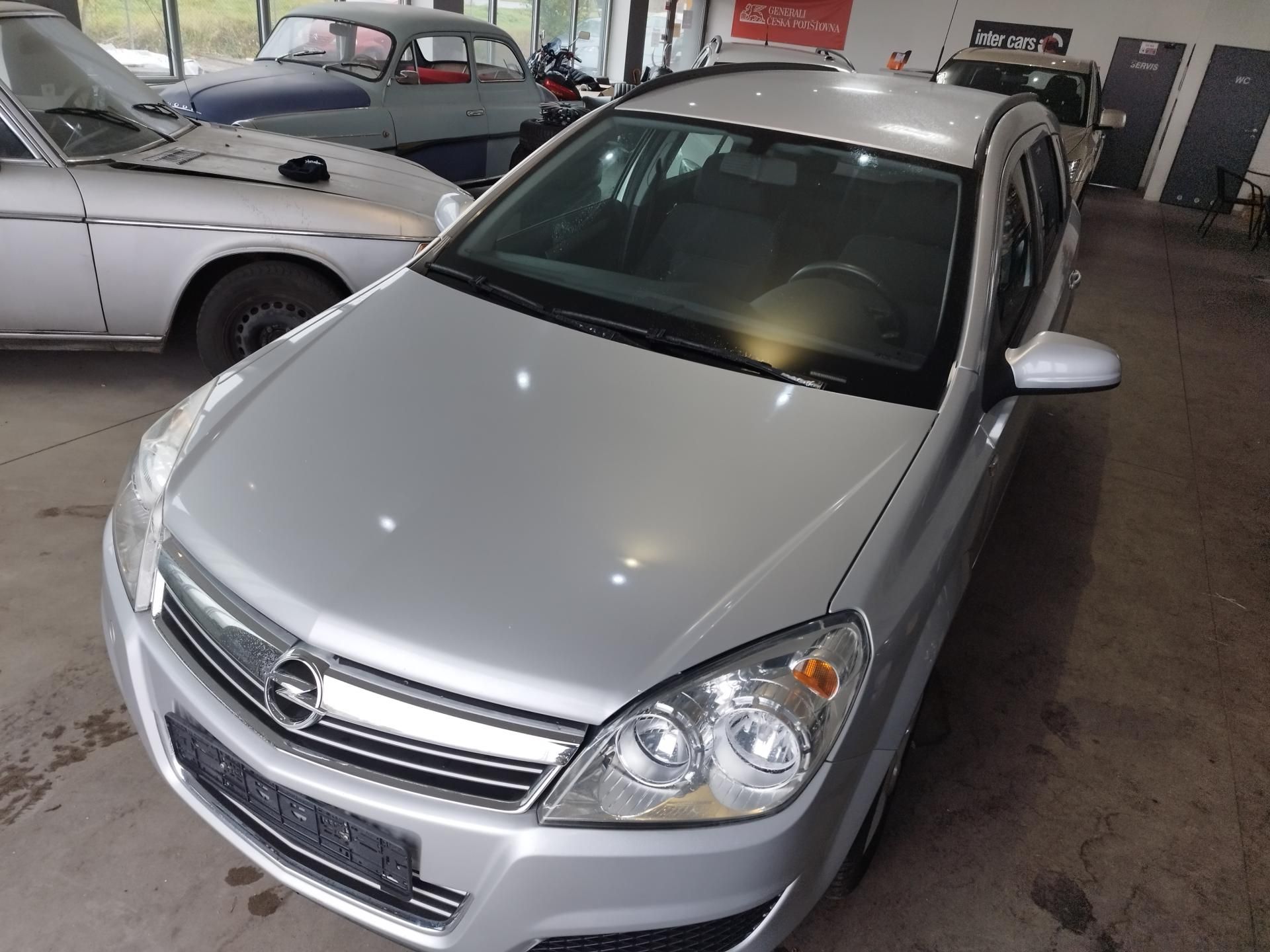 Opel Astra, 1.6i,85kW,KLIM. - fotka 2