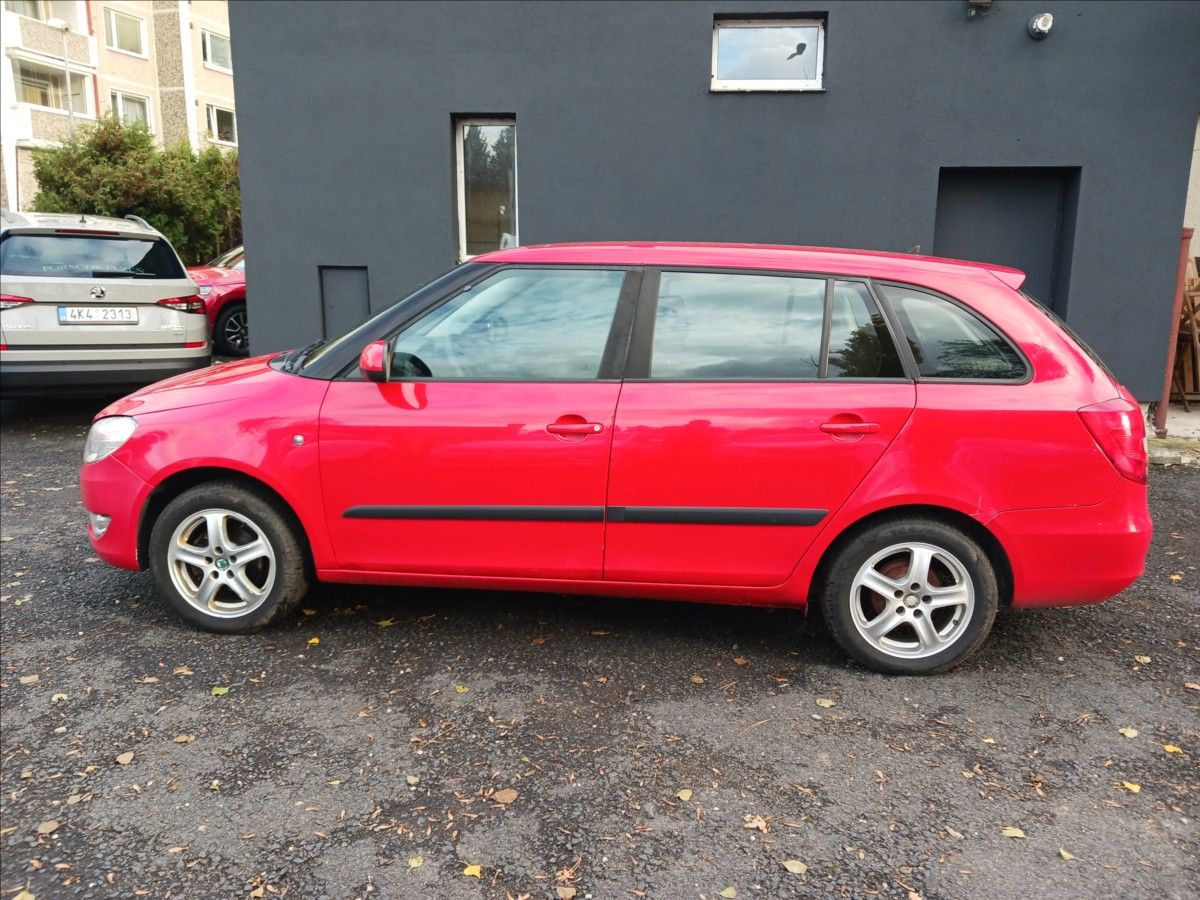 Škoda Fabia, 1,2 KOMBI TAŽNÉ, LETNÍ + ZIMNÍ - fotka 2
