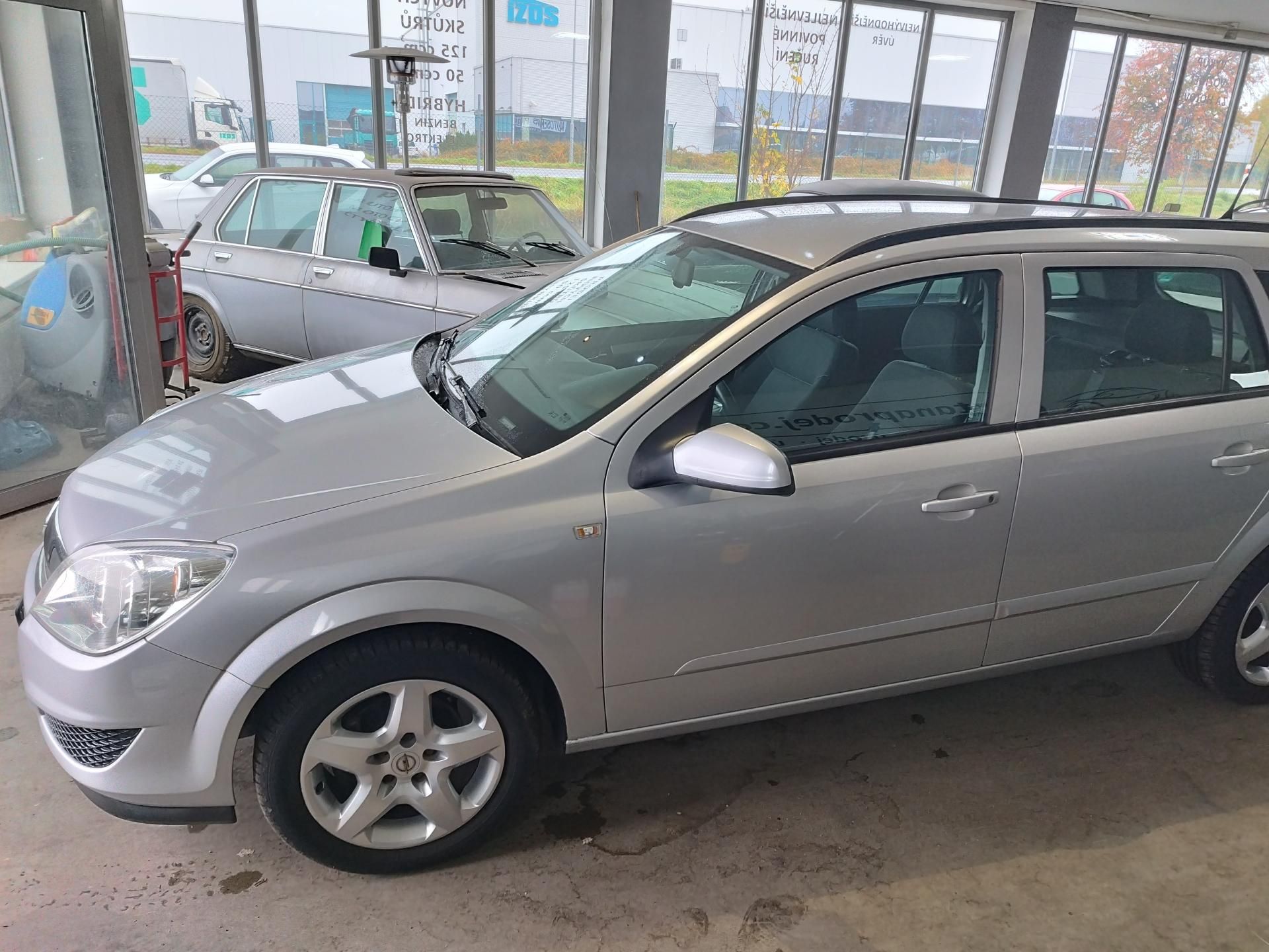 Opel Astra, 1.6i,85kW,KLIM. - fotka 3