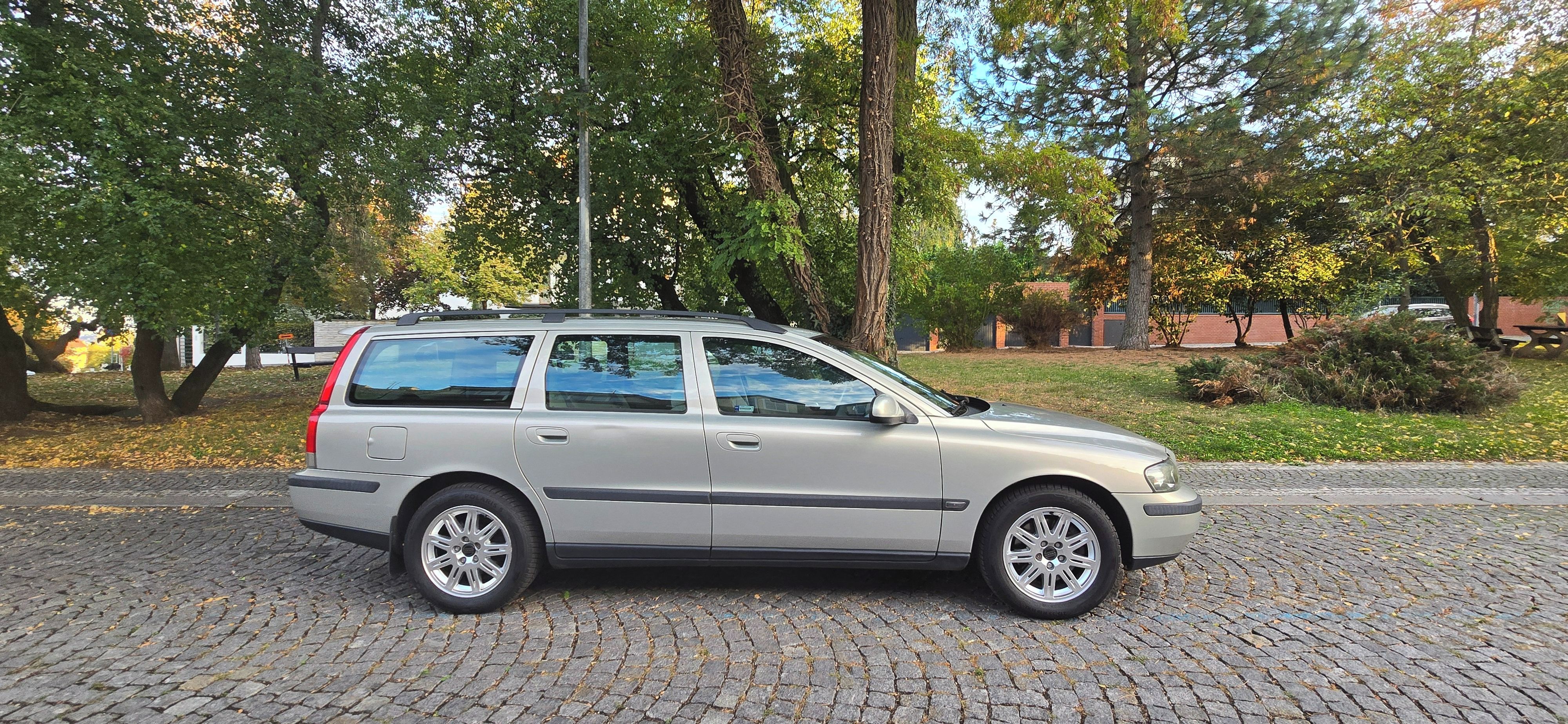Volvo V70, Volvo V70 2.4 (125 kW)