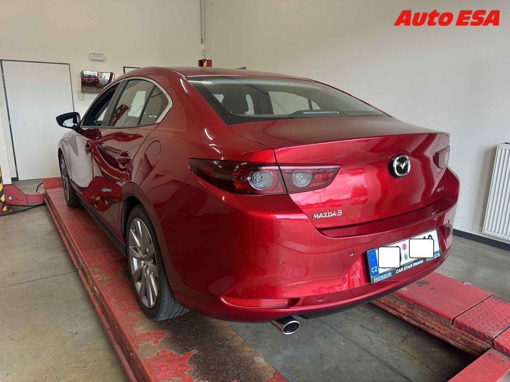 Mazda 3, 2.0 Skyactive,1.maj,ČR - fotka 2