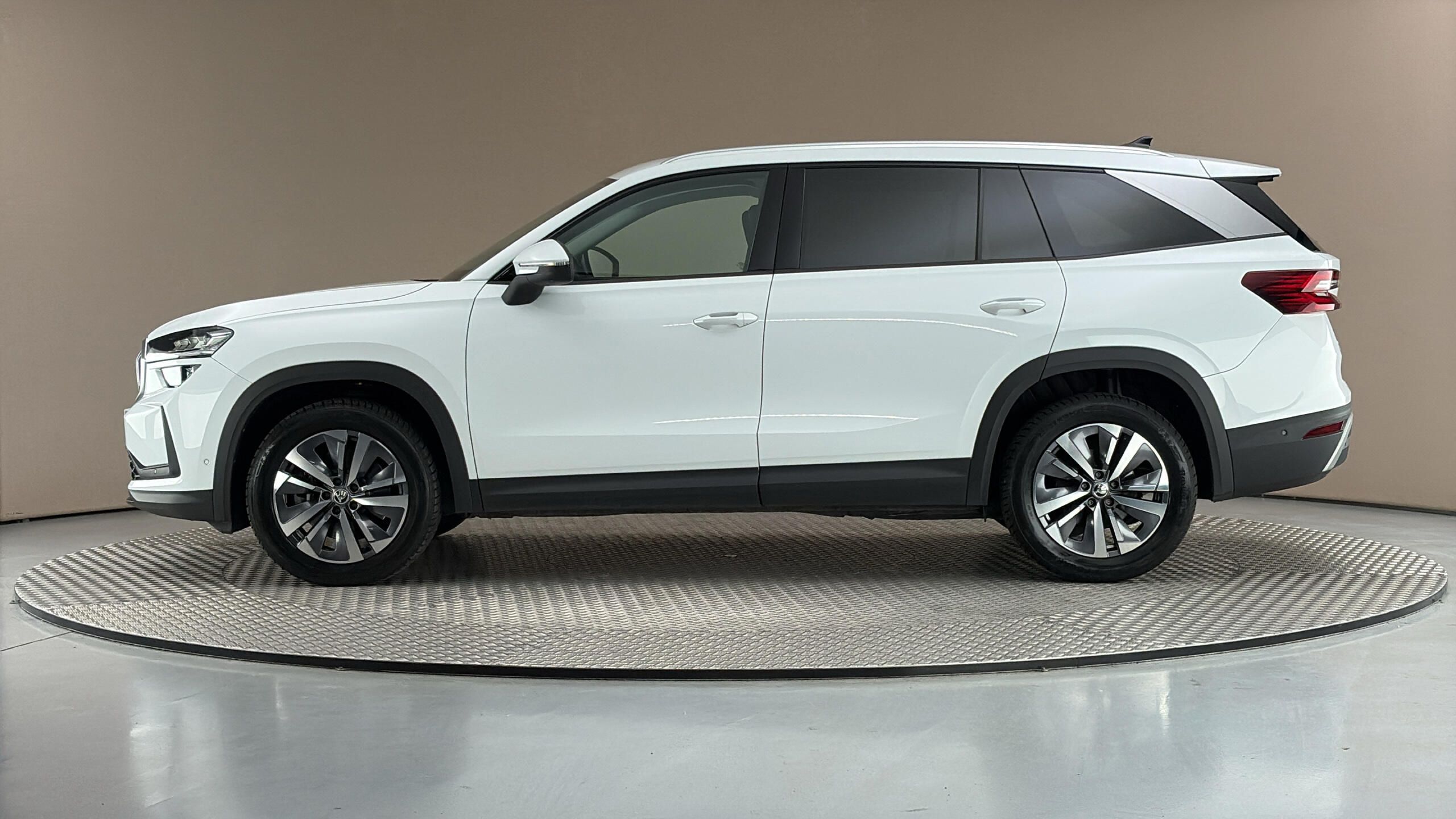 Škoda Kodiaq, 2.0 TDI DSG 4x4 Exclusive Sele - fotka 4