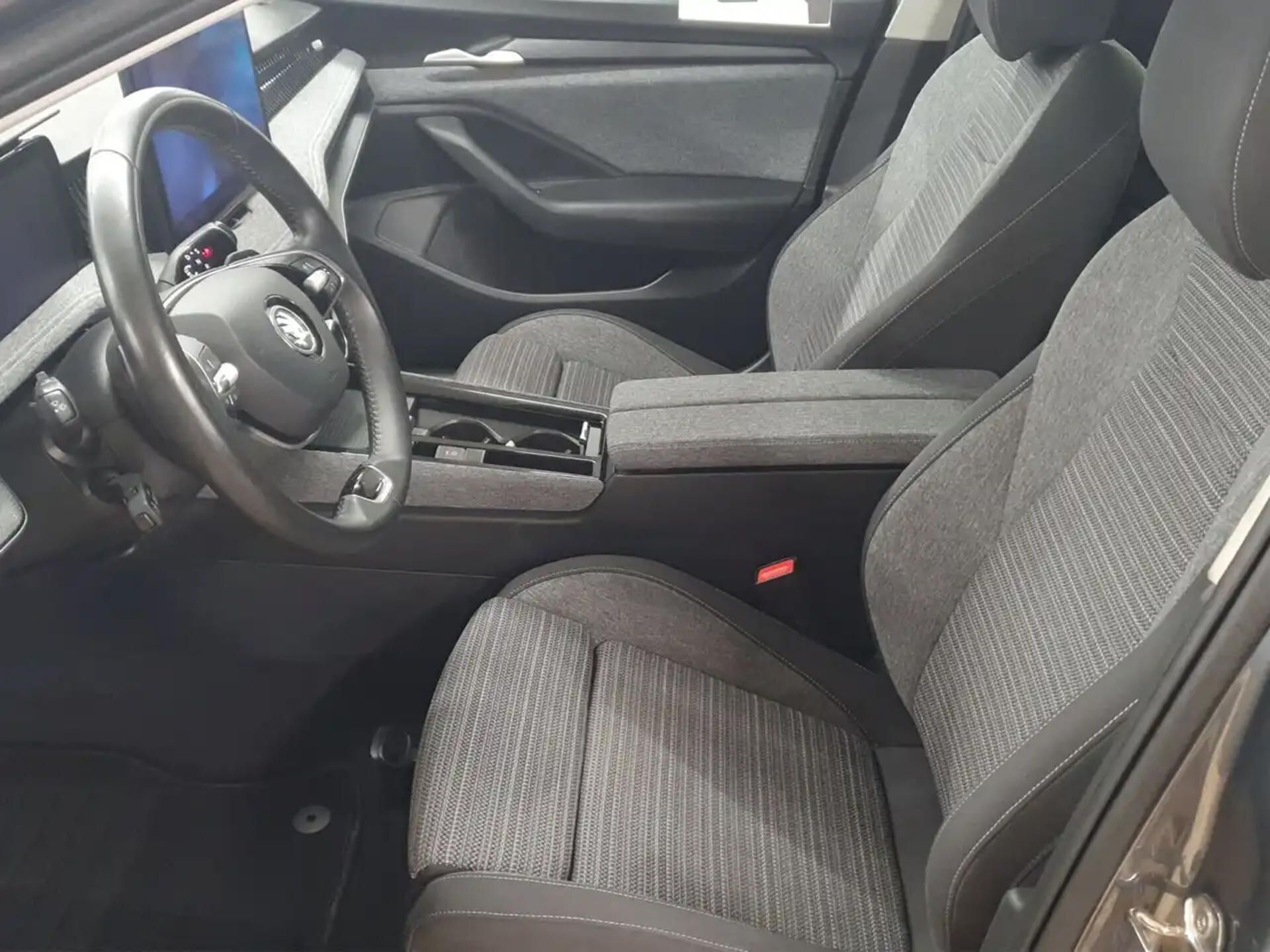 Škoda Superb, TDI Selection ACC Kamera LED - fotka 6