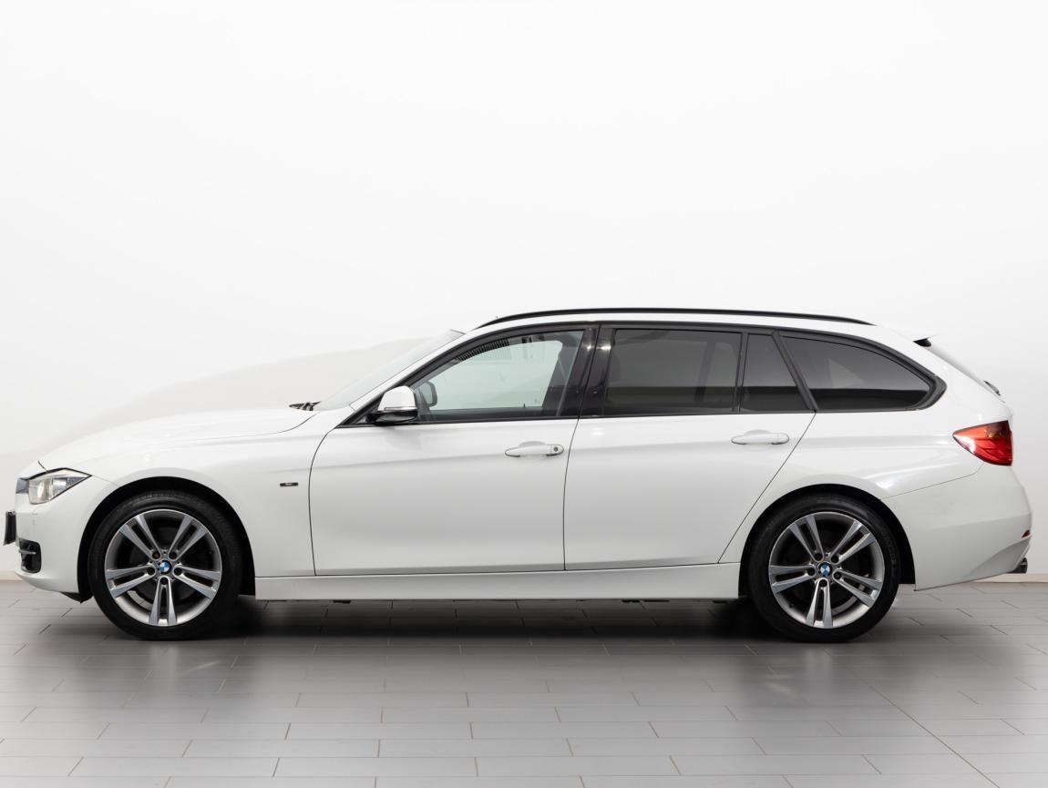 BMW Řada 3, 330d xDrive Touring - fotka 3