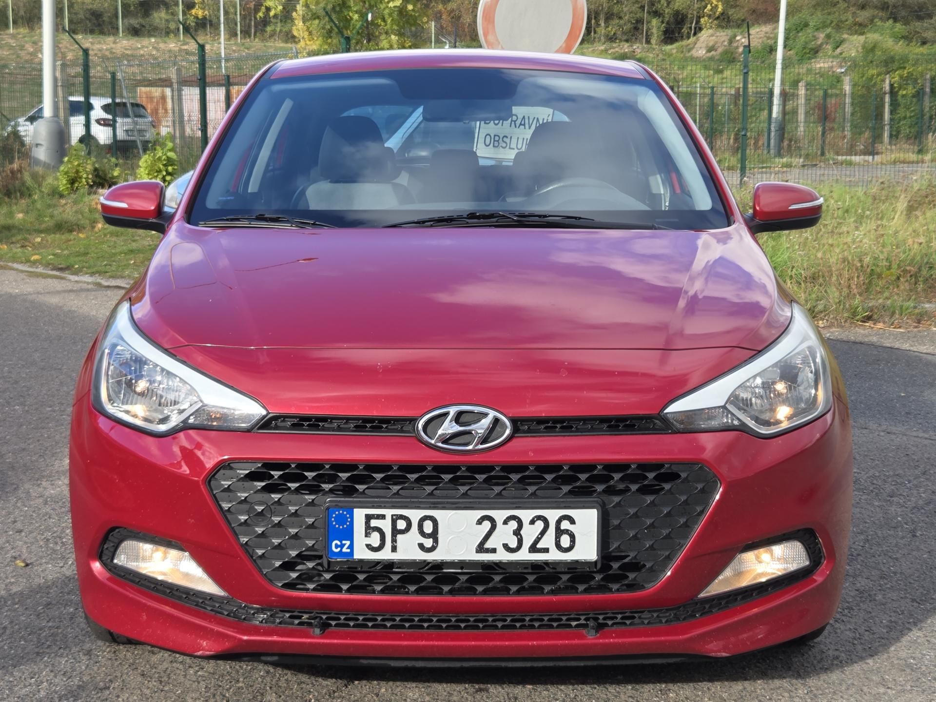 Hyundai i20, 1,2i  lze i na splátky všem! - fotka 2