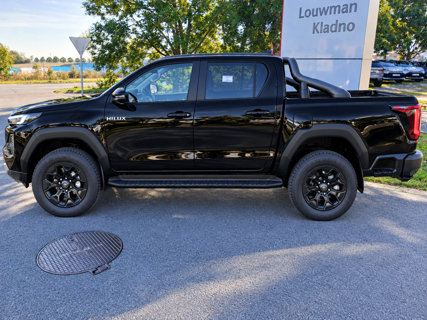Toyota Hilux, 2.8L Diesel 48V MHEV - 4x4 - 6 - fotka 3