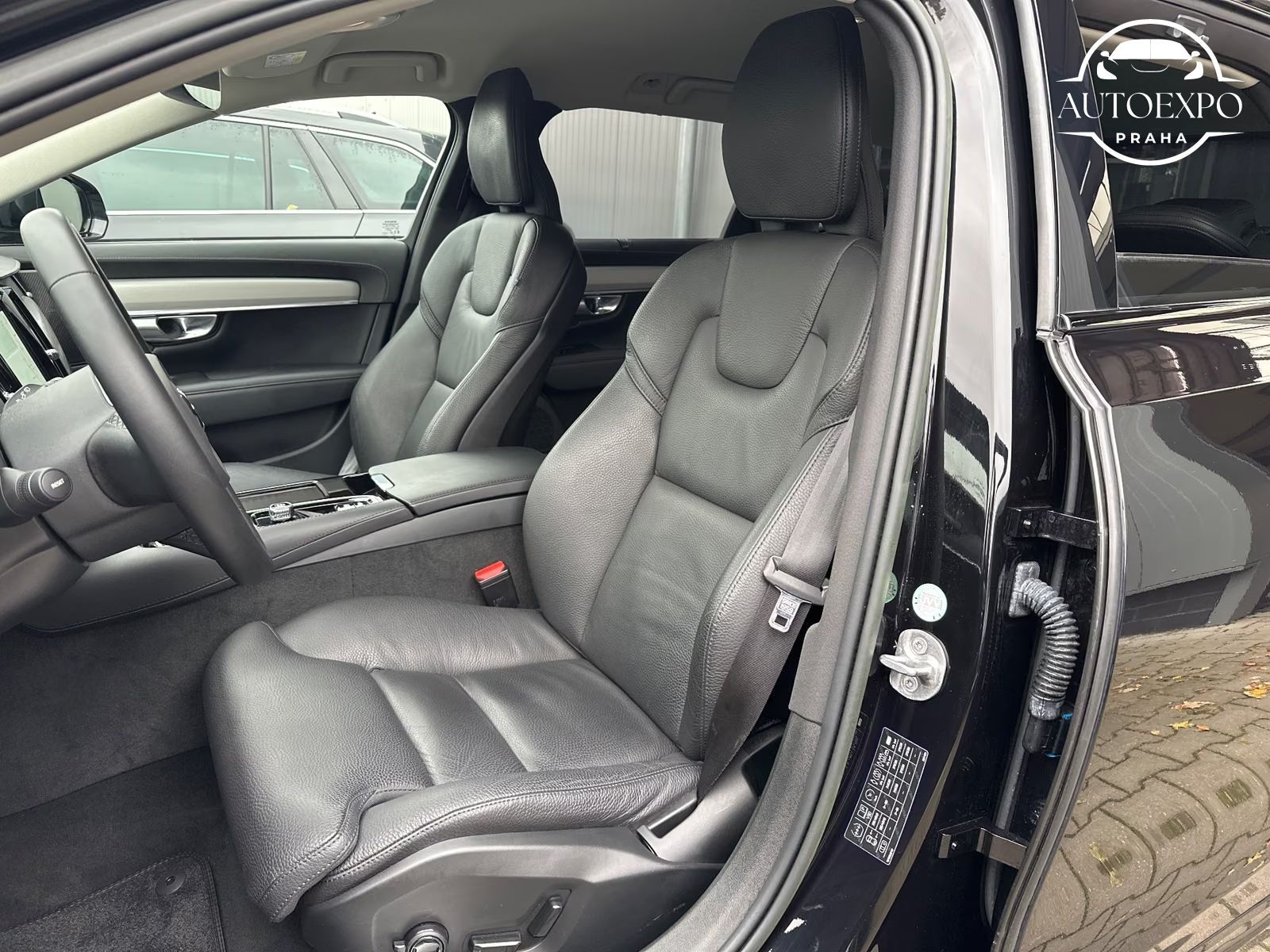 Volvo V90, T6 Recharge*AWD*TAŽNÉ - fotka 3