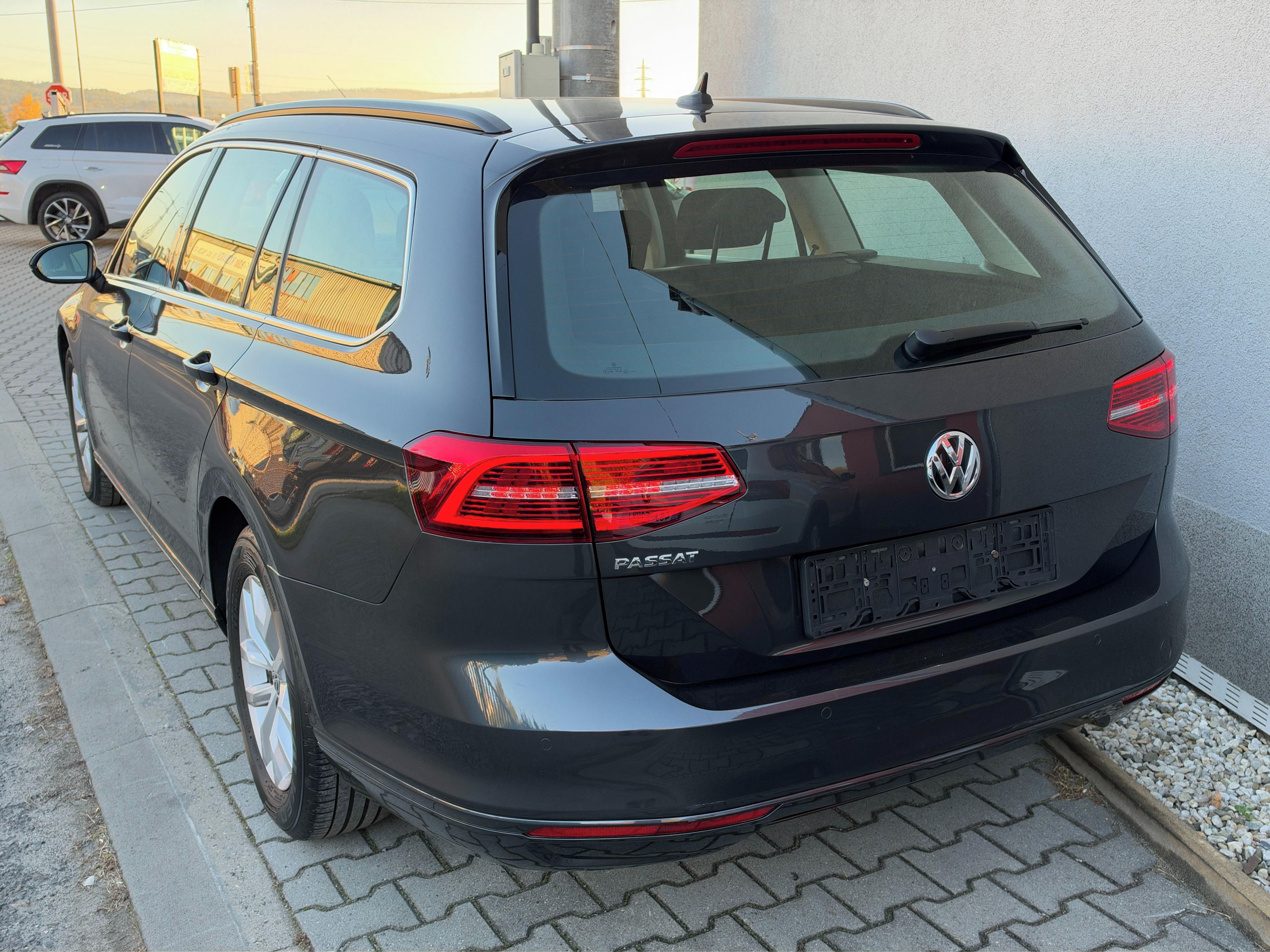 Volkswagen Passat, 2.0 TDI DSG LED Tažné - fotka 4